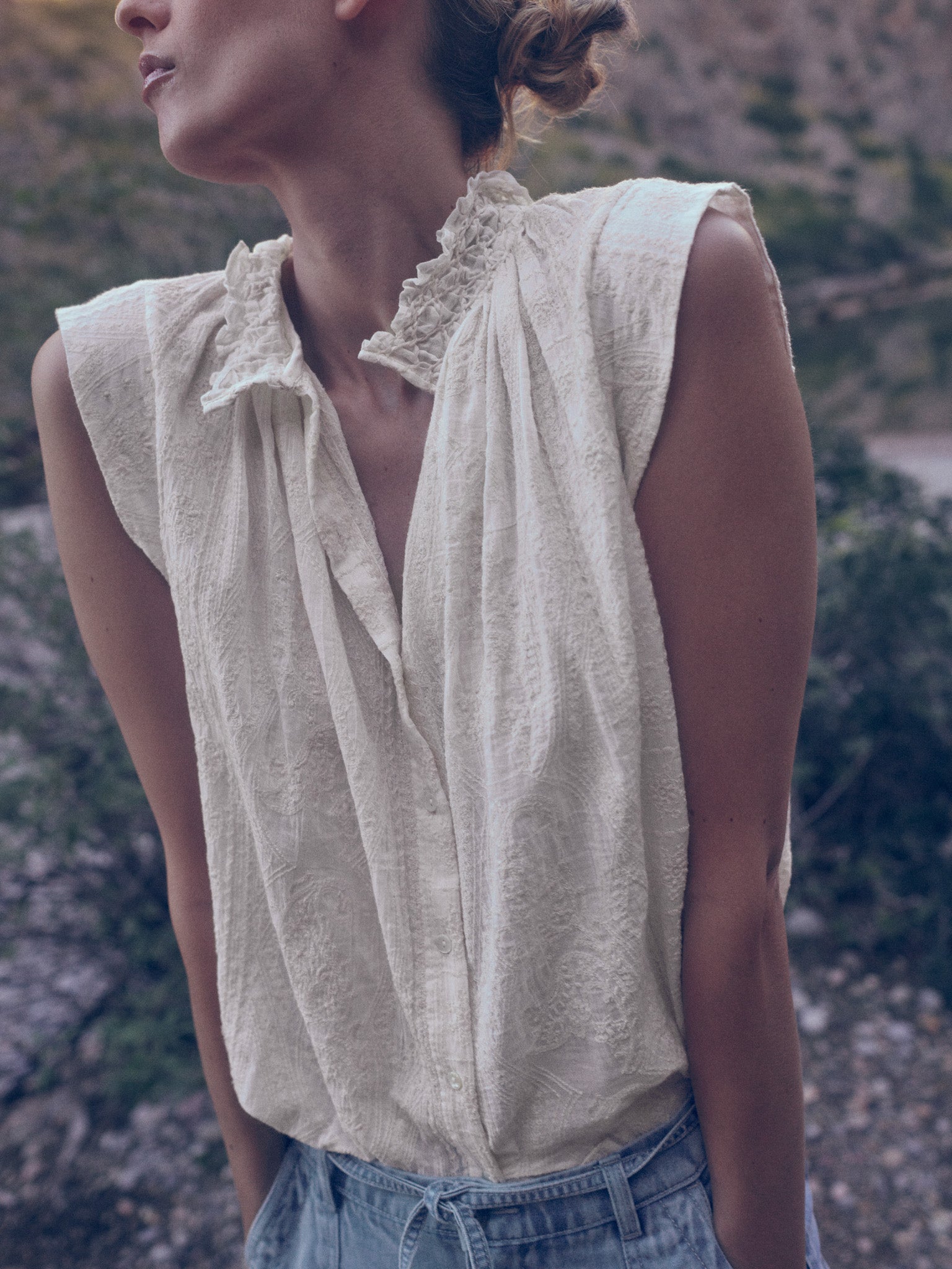 Modelshot / Ecru / Detail